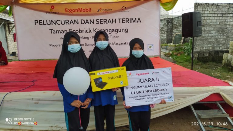 Di Tengah Pandemi Tetap Berprestasi, MI Al-Asyhar Karangagung Menangi Lomba Ecobrick