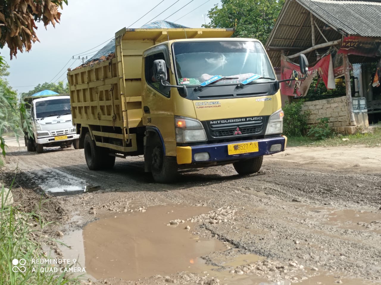 Rusak Parah, Jalan di Kecamatan Tambakboyo ini Tak Kunjung Diperbaiki