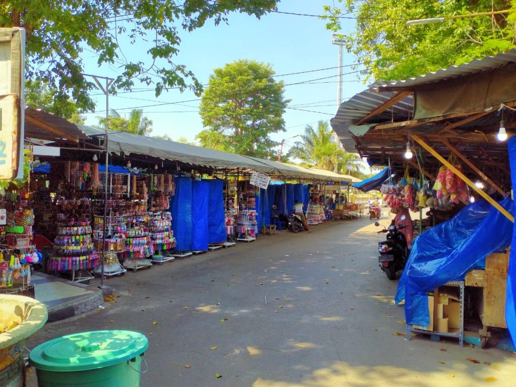 Terpuruk Lagi, Pedagang Oleh-oleh di Makam Sunan Bonang