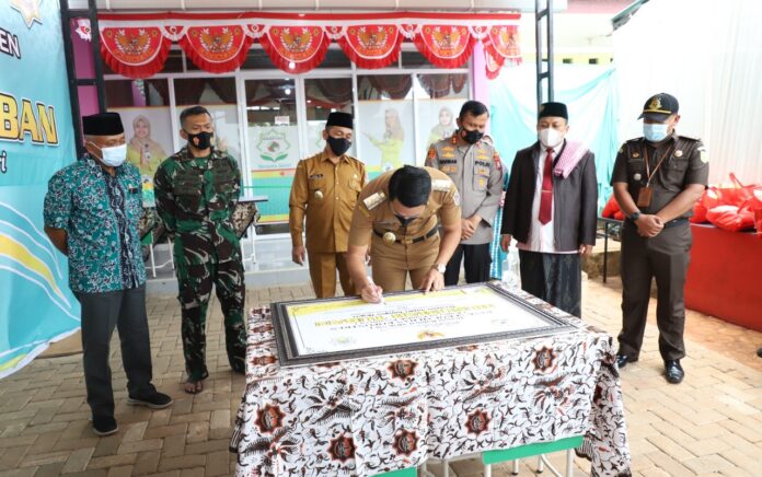 Bupati dan Forkopimda Tinjau Vaksinasi Serentak di Ponpes Modern Muslimah Tuban