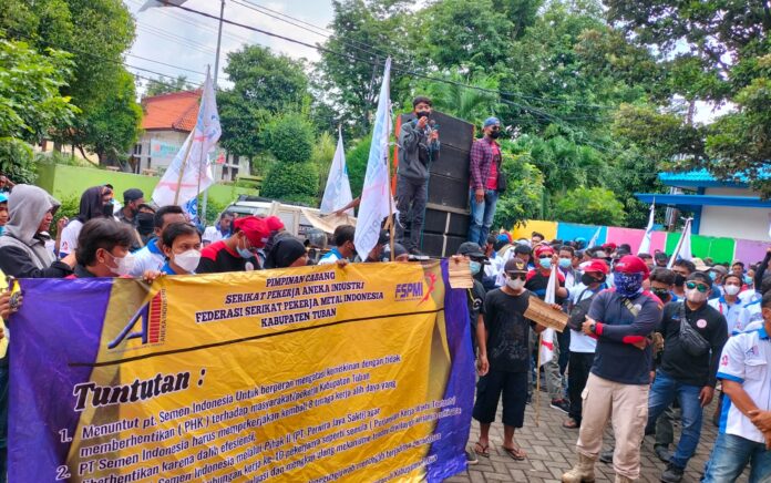 Gruduk SI dan Dinakerin, FSPMI Minta Buruh Yang di PHK Dipekerjakan Kembali