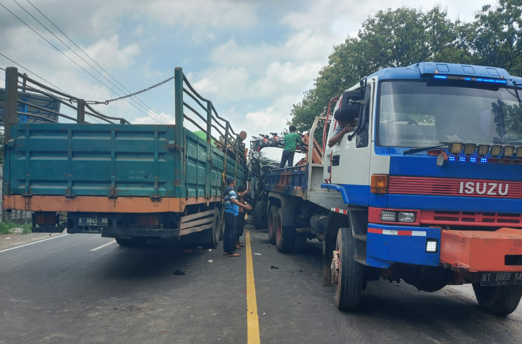 Dua Truk Alami Kecelakaan di Jalur Pantura Tuban, 1 Orang Meninggal Dunia