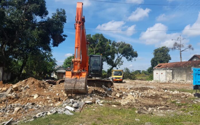 Puluhan Rumah di Desa Wadung Mulai Diratakan untuk Pembangunan GRR Tuban