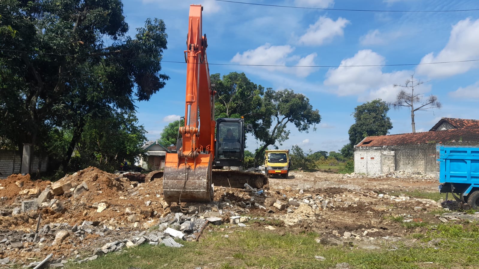 Puluhan Rumah di Desa Wadung Mulai Diratakan untuk Pembangunan GRR Tuban