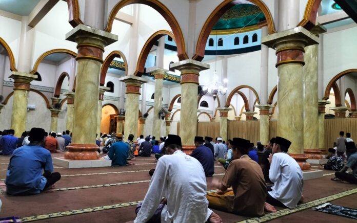 Keutamaan Sholat Tarawih Hari Pertama dan Niat Sholat Tarawih di Bulan Suci Ramadan