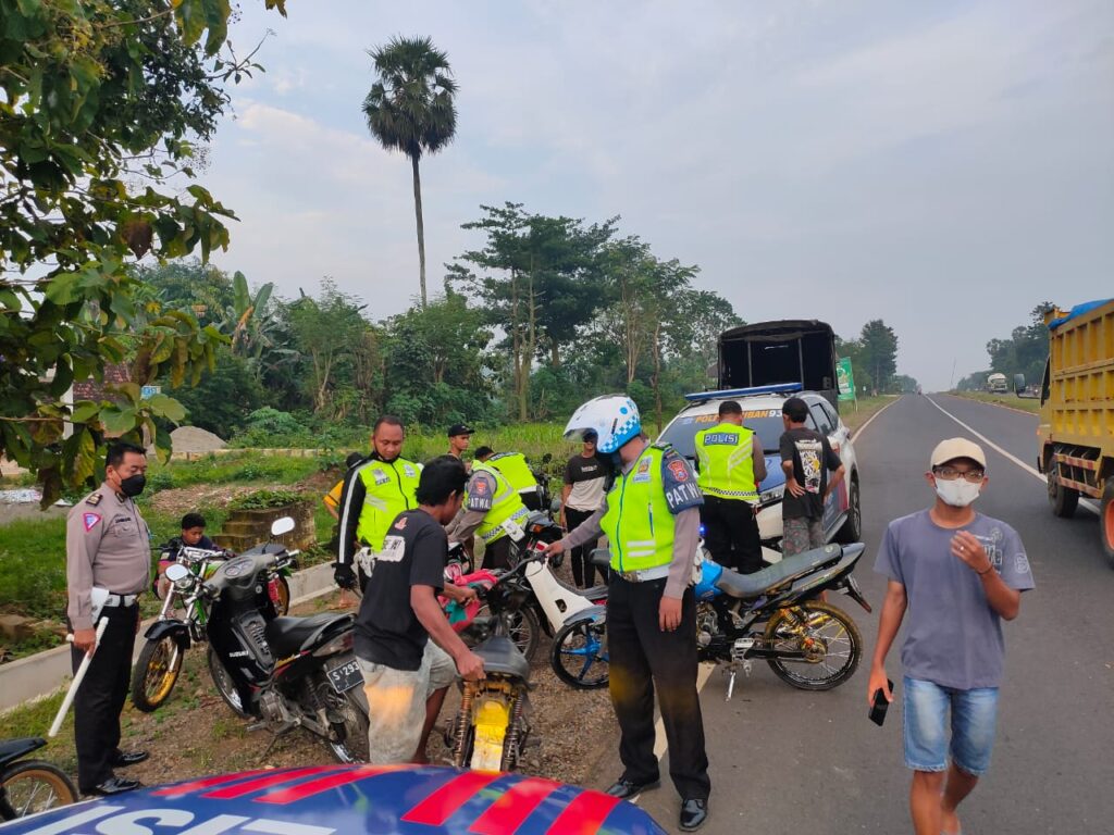 Aksi Balap Liar Kocar Kacir Setelah Polisi Datang, Satu Unit Motor Tak Bertuan