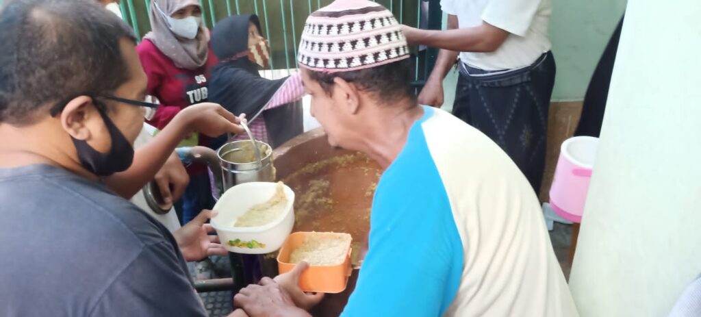 Tradisi Ramadan, Warga Sidomulyo Tuban Berburu Bubur Muhdhor