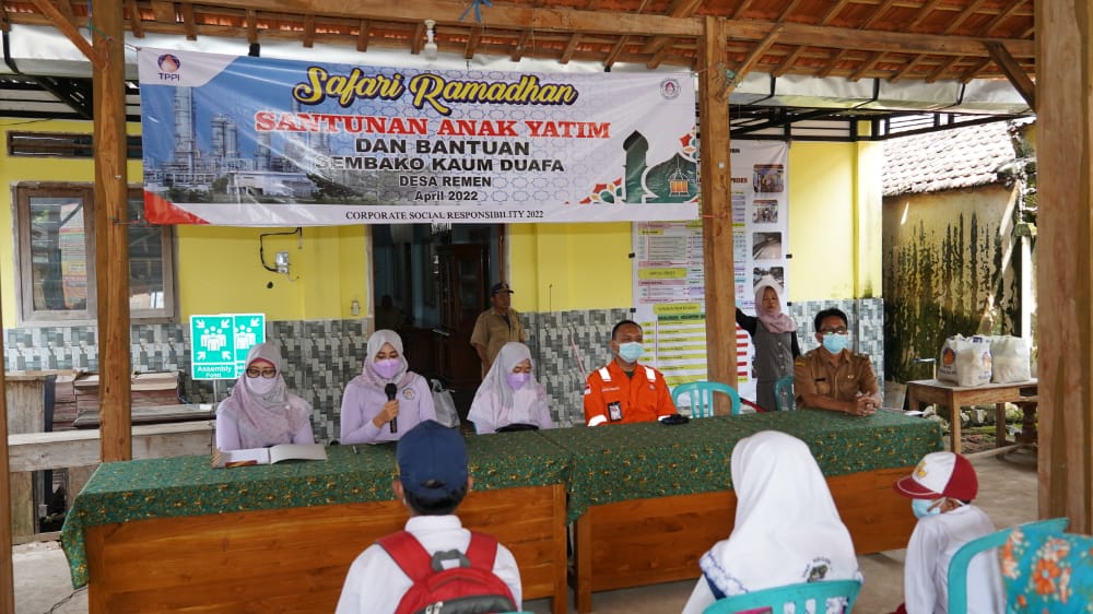 Safari Ramadan, IIK TPPI Tuban Santuni Anak Yatim dan Bagikan Sembako