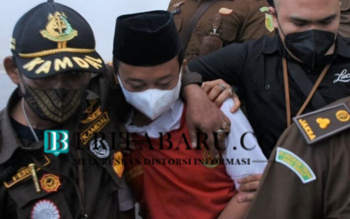 Herry Wirawan Pemerkosa 13 Santri Divonis Hukuman Mati