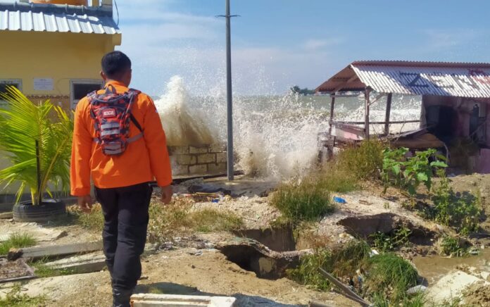 Banjir Rob Menyerang Tuban, Lima Kecamatan Terendam