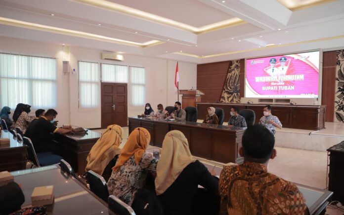 Bupati Tuban Minta IKM Bisa Bekerjasama Dengan Desa Melalui Program OVOP