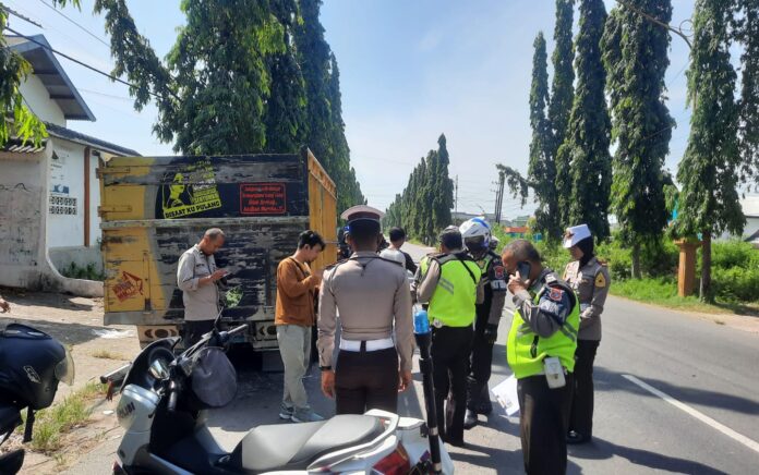 Tabrak Truk Parkir, Seorang PNS Meninggal Dunia