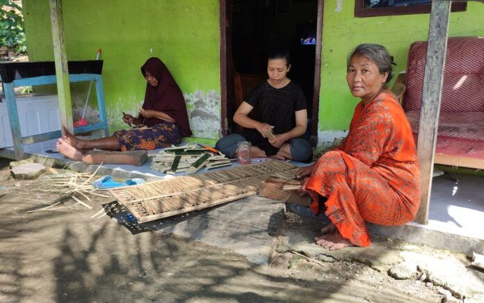 Jelang Idul Adha, Kampung Tusuk Sate Tuban Raup Untung Jutaan Rupiah