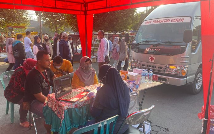 Bantu Pemenuhan Stok Darah, Bank Jatim Tuban Gelar Donor Darah di Car Free Day