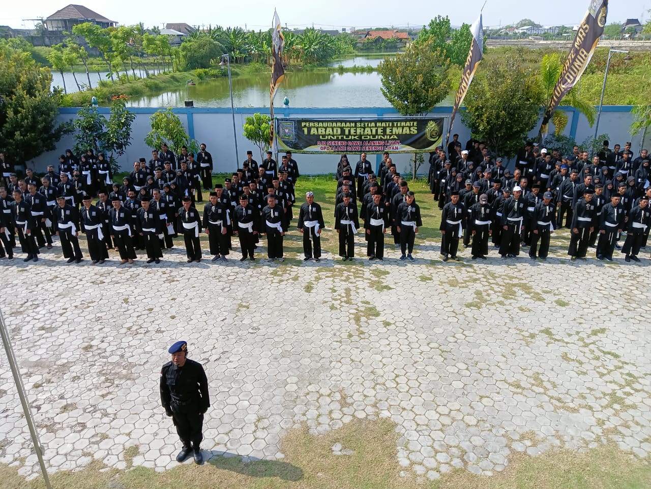 Tanamkan Jiwa Nasionalisme, SH Terate Cabang Tuban Serentak Gelar Upacara Bendera HUT RI ke-77