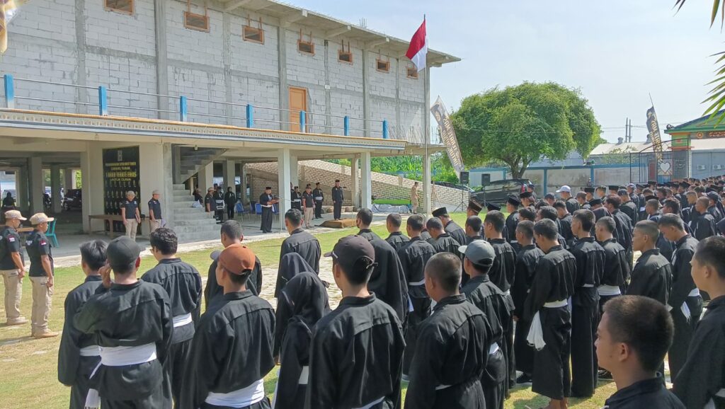 Tanamkan Jiwa Nasionalisme, SH Terate Cabang Tuban Serentak Gelar Upacara Bendera HUT RI ke-77