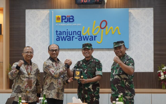 Direktur Operasi 2 PT PJB Sambut Kunjungan Kerja Pangdam V/Brawijaya di PLTU Tanjung Awar-awar