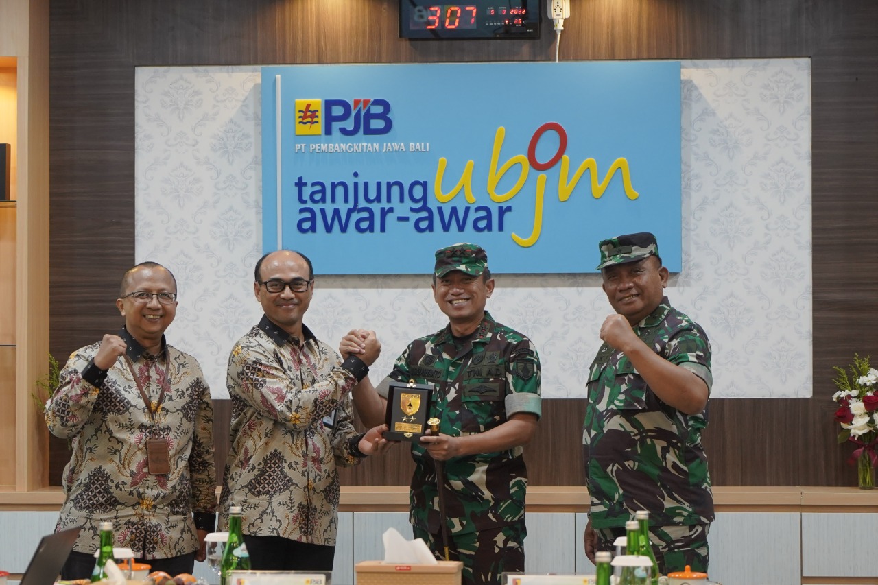 Direktur Operasi 2 PT PJB Sambut Kunjungan Kerja Pangdam V/Brawijaya di PLTU Tanjung Awar-awar
