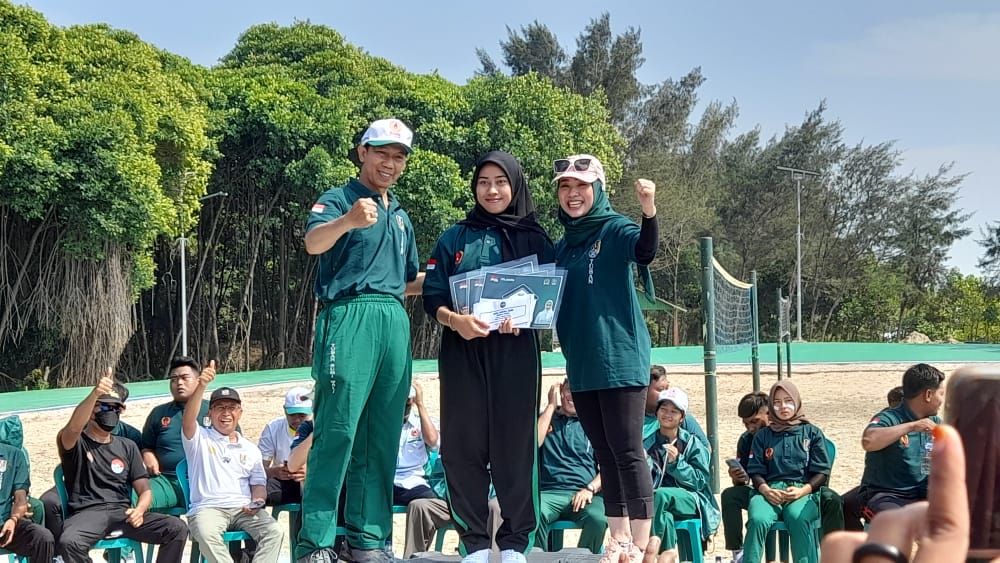 Beri Reward Untuk Atlet Peraih Medali di Porprov Jatim, Ratna Juwita Sari Rogoh Kantong Pribadi Hingga Ratusan Juta