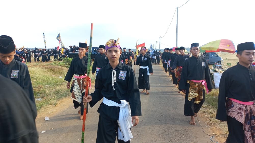 Peringati HUT RI ke 77, Ratusan Warga SH Terate Jenu Ikuti Karnaval di Kampung Miliarder