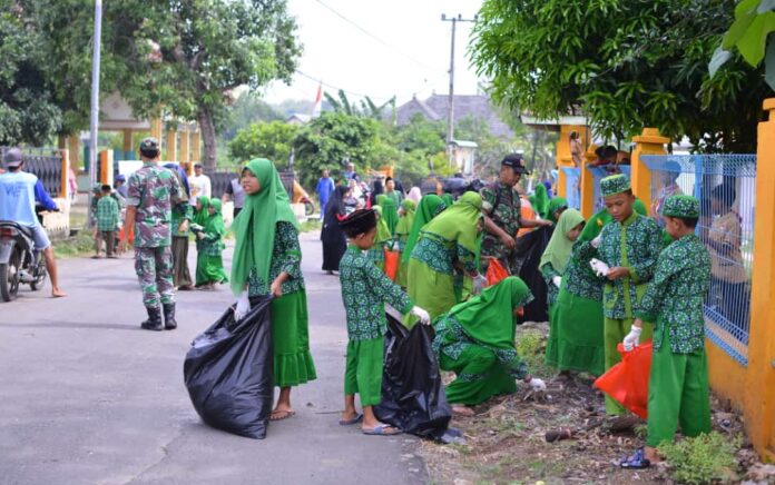 TPQ Ar-Ridlwan Suwalan Meriahkan Hari Santri Dengan Bakti Sosial, Camat Jenu: Sangat Menginspirasi