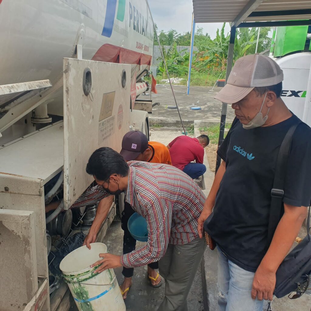 Hati-Hati, Fuel Terminal Tuban Kirim BBM Jenis Pertalite Bercampur Air di SPBU Tuban