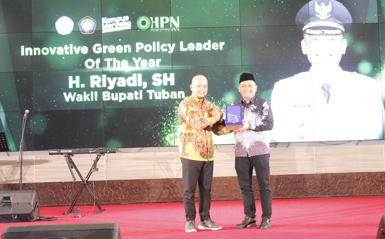 Wabup Tuban Terima Penghargaan dari PW HPN Jatim, Kategori Innovative Green Policy Leader Of the Year