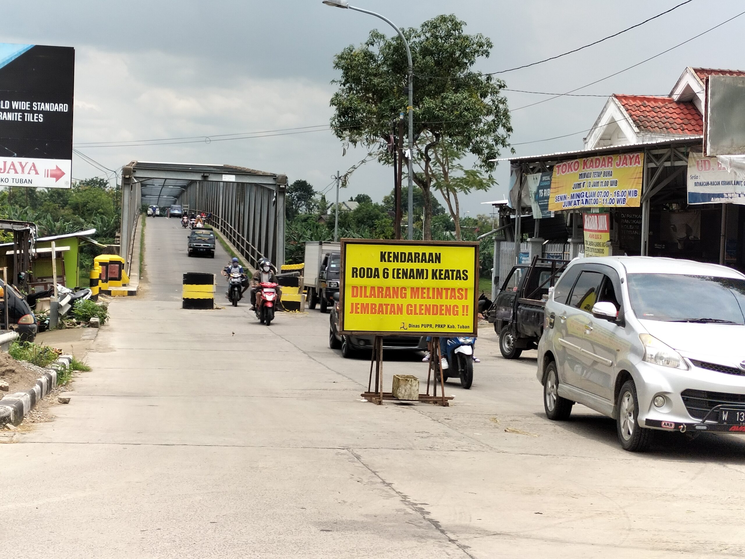 Jembatan Glendeng Tutup Total, Arus Lalu Lintas Dialihkan