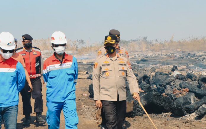Kapolres Tuban Tinjau Lokasi Kebakaran di Lahan GRR Tuban, Penyebab Masih Proses Lidik