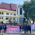 Aktivis PMII Demo Kantor Bupati Tuban, Protes Buruknya Pelayanan Kesehatan