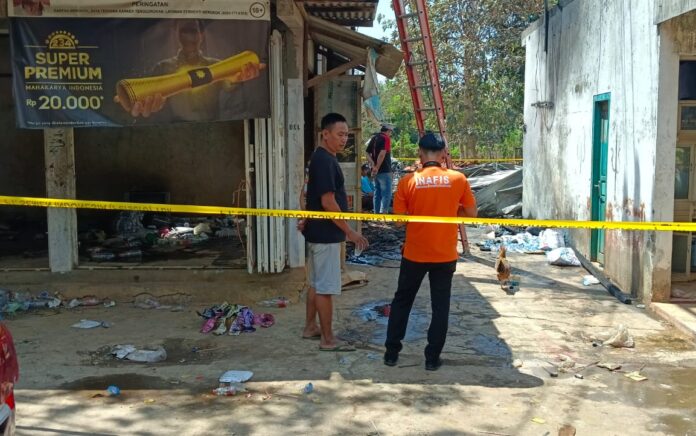 Dua Rumah di Tuban Ludes Terbakar, Ditafsir Kerugian Capai Setengah Miliar