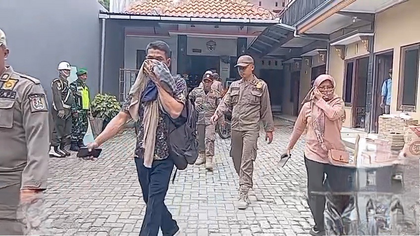 Asyik Berduaan di Kamar Hotel, Dua Pasang Sejoli Terjaring Razia Asyik Berduaan di Kamar Hotel, Dua Pasang Sejoli Terjaring Razia