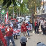 Geruduk PN Tuban, LSM Desak Pemecatan Hakim dan Buka Kembali Kasus Kekerasan Anak