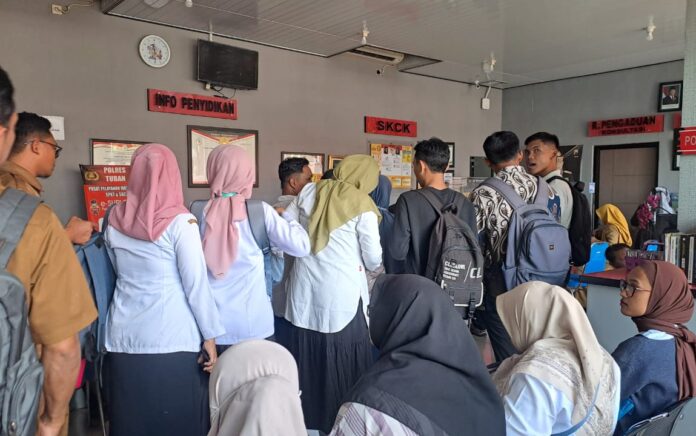 PPPK Serentak Urus SKCK, Ruang Pelayanan Polres Tuban Membludak