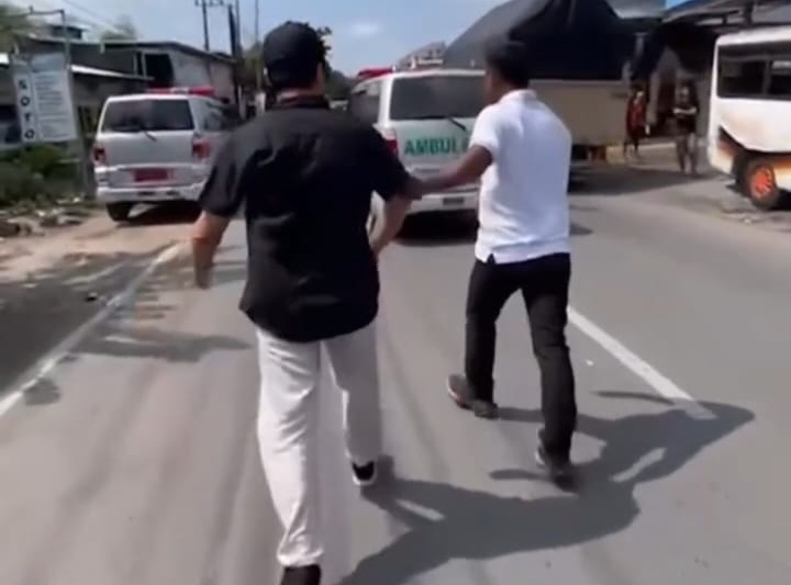 Ambulan Bawa Pasien Kritis Dihalangi Inova di Tuban, Begini Akhirnya