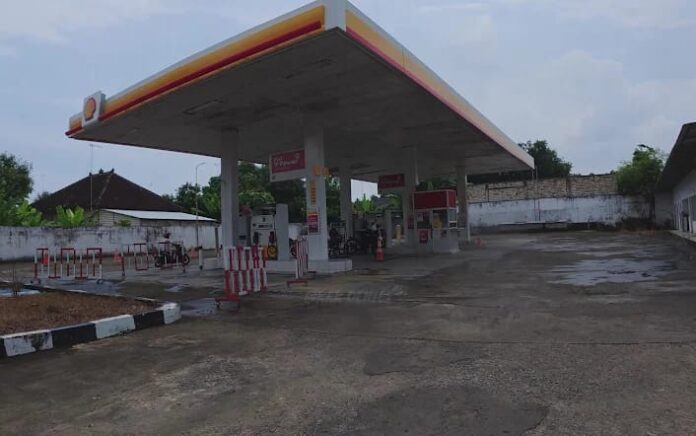 Pasokan BBM Terlambat Sepekan, SPBU Shell Tuban Nyaris Lumpuh