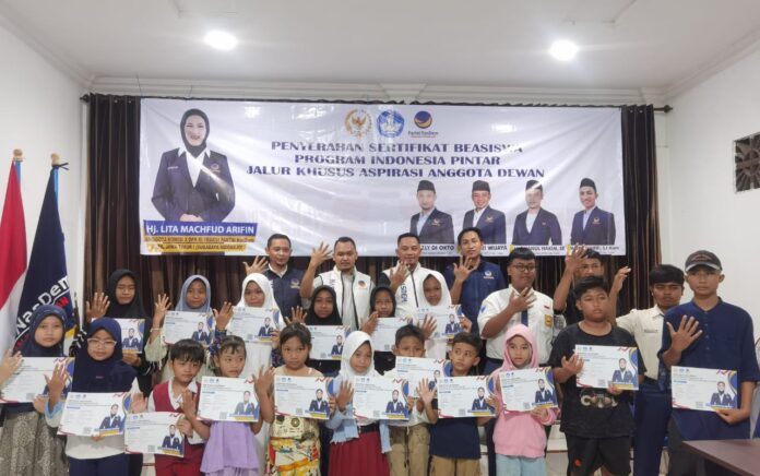NasDem Tuban Salurkan Bantuan Pendidikan PIP Aspirasi