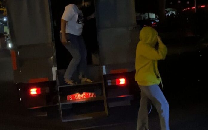 Tertangkap Berduaan di Kamar Kos, Dua Pasangan Diamankan Dalam Razia Gabungan