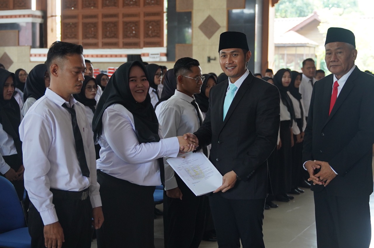 195 Aparatur Tuban Resmi Jadi PPPK, Bupati Lindra: Jadikan Amanah Sebagai Pengabdian