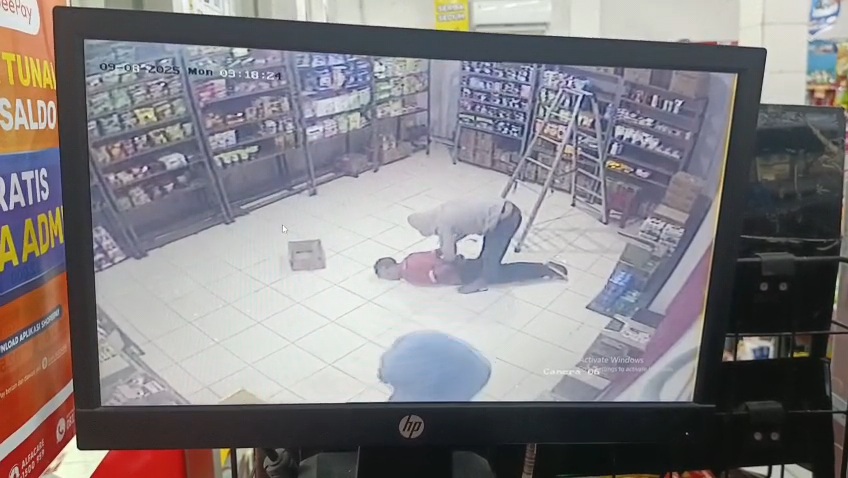 Komplotan Perampok Bersenpi Kuras Brankas Dua Alfamart di Tuban