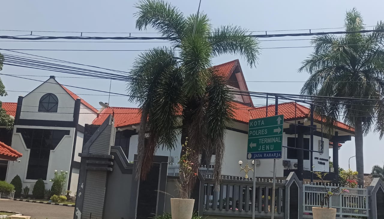 Foto Merokok di Ruang Paripurna Viral, Ini Penjelasan Anggota DPRD Tuban
