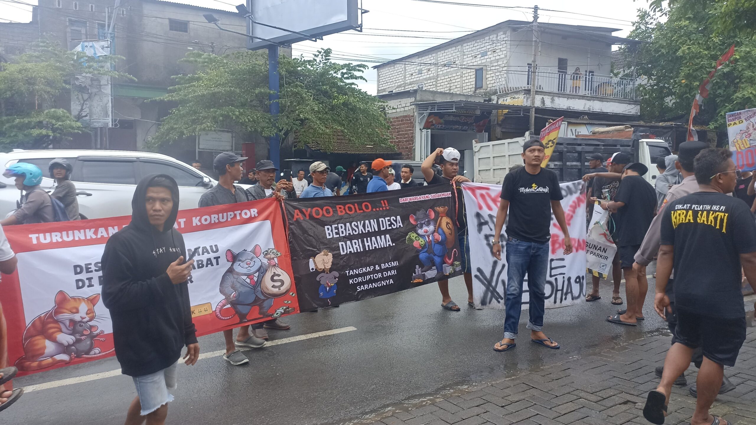 Kades Kepohagung Dianggap Salahi PAD, Warga Geruduk Balai Desa dan Kantor Kecamatan