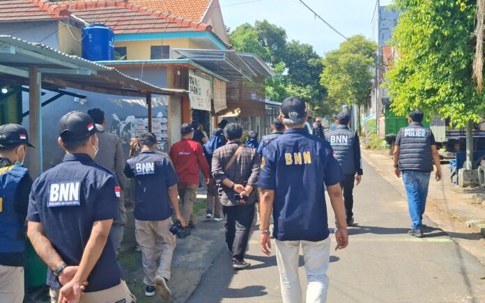 Razia Kampung Rawan Narkoba di Tuban, Empat Orang Terciduk Gunakan Sabu