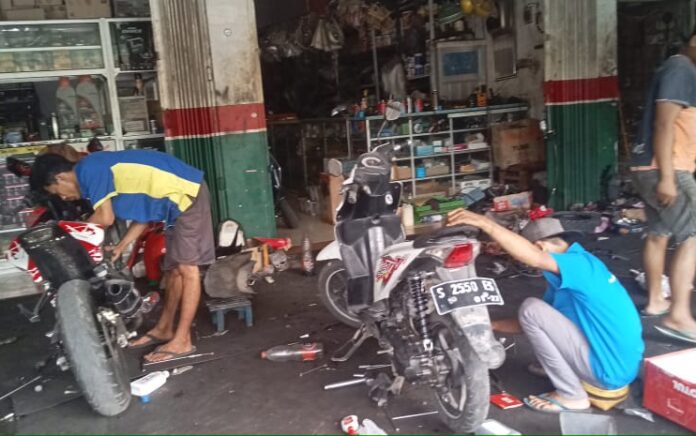 Beri Layanan Servis Gratis, Bengkel Mitra Resmi Pertamina di Tuban Ramai Pengunjung