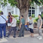 Plat Nomor dan ID Card Jadi Syarat Baru Operasional Becak di Kawasan Wisata Makam Sunan Bonang