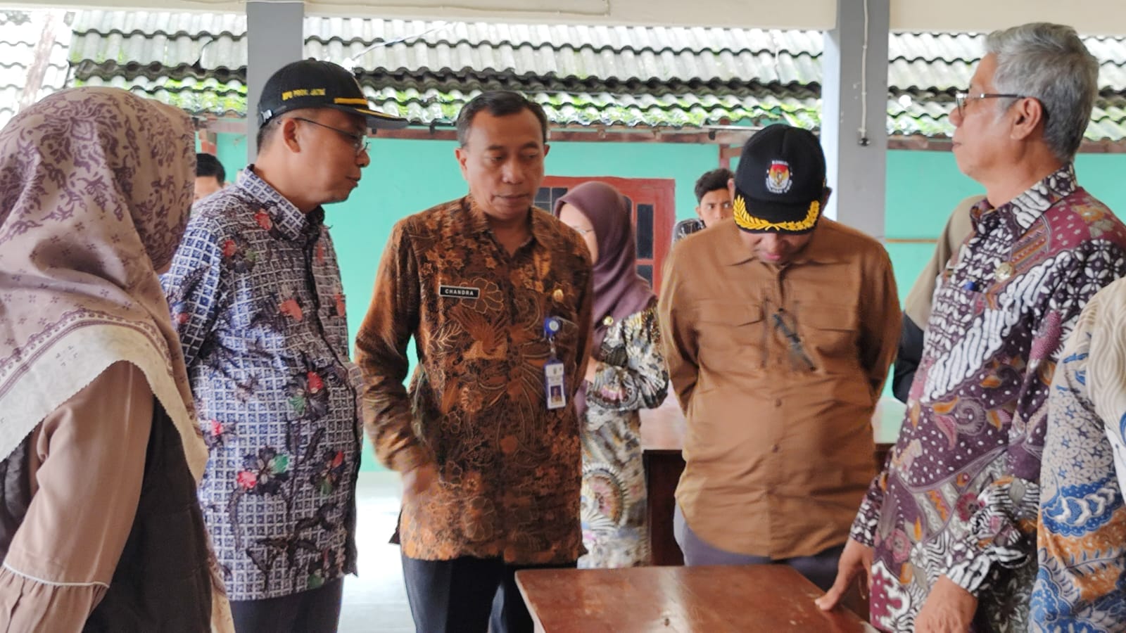 Cegah Data Ganda, KPU Jatim Jemput Bola Perekaman Ulang e-KTP di Tuban Cegah Data Ganda, KPU Jatim Jemput Bola Perekaman Ulang e-KTP di Tuban
