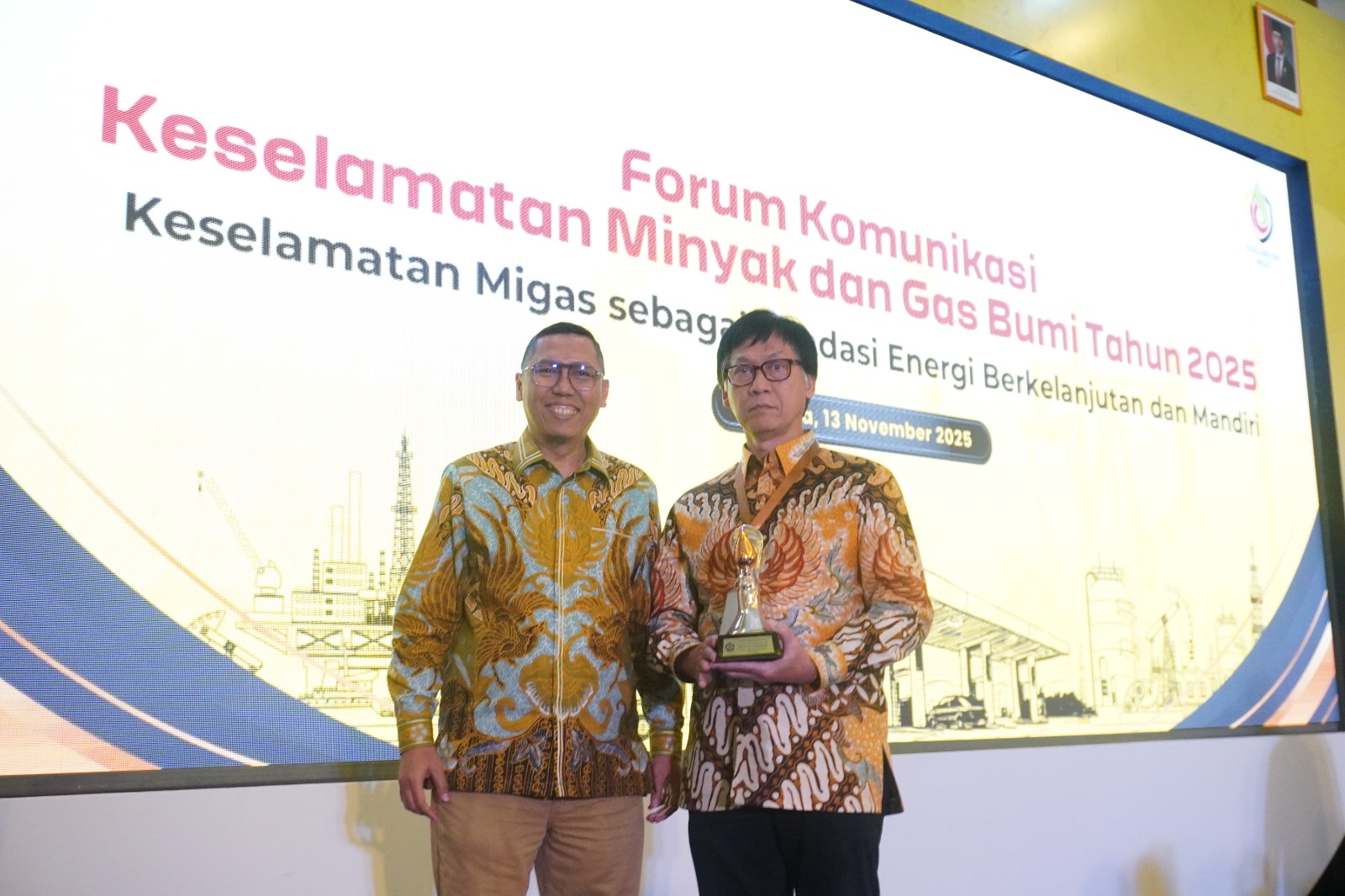 Mampu Menjaga 5 Juta Jam Kerja Aman, PRPP Dianugerahi Penghargaan Patra Nirbhaya Karya Pratama Oleh Kementrian ESDM Mampu Menjaga 5 Juta Jam Kerja Aman, PRPP Dianugerahi Penghargaan Patra Nirbhaya Karya Pratama Oleh Kementrian ESDM