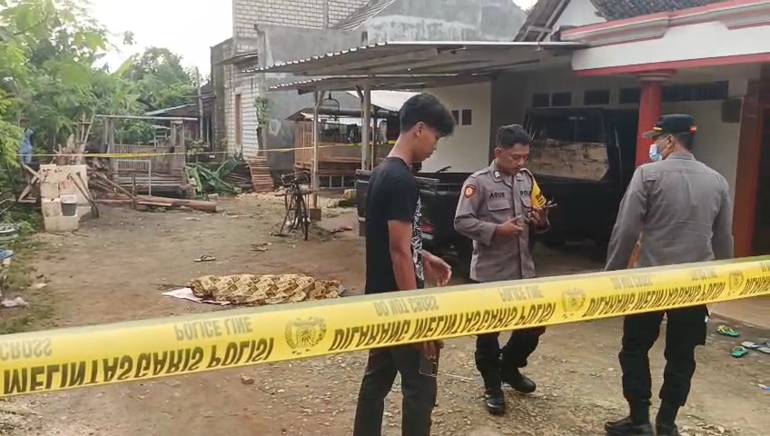 Persoalan Asmara Berujung Maut, Pria di Kerek Habisi Perangkat Desa Persoalan Asmara Berujung Maut, Pria di Kerek Habisi Perangkat Desa